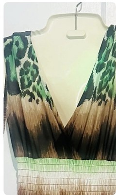 Maxi Magic Lime Green Long Animal Print V-Neck Sleeveless Dress Size M