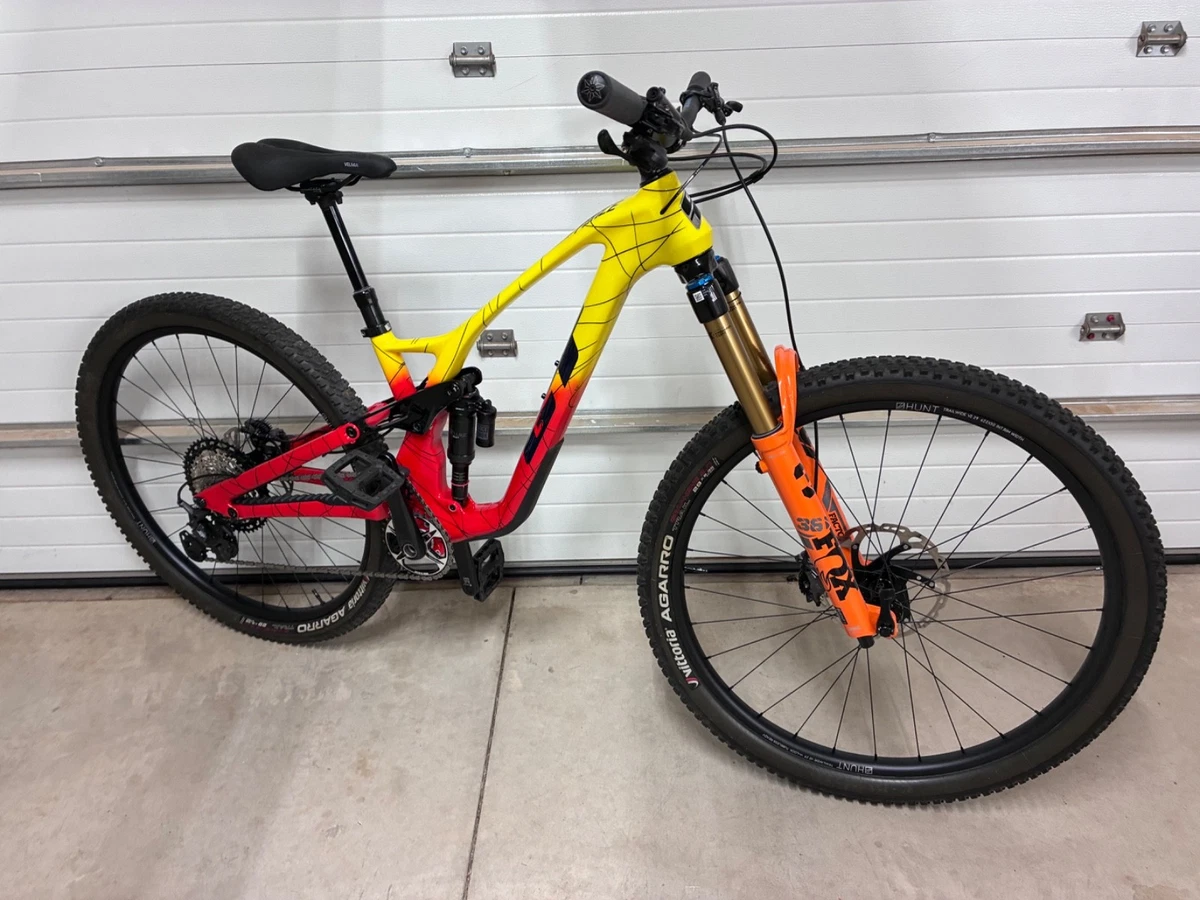 GT Mountain Bike Unisex Adults Carbon Fiber Bikes for sale | eBay