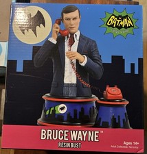 Diamond Select Toys DC Bruce Wayne Resin Bust Statue #84 Of 3000 Pre-owned