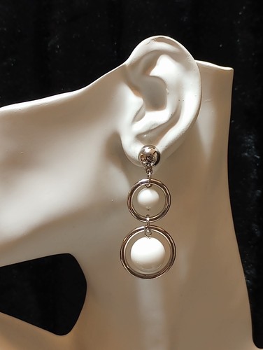 Earrings Vintage 80's ART/RETRO/MOD Drop Lucite White &Silver HOOPS Dangle FUN - Picture 2 of 10