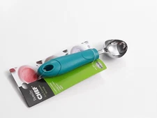 BRAND NEW FAMILY CHEF ICE CREAM SCOOP 8-5/8" LONG TEAL