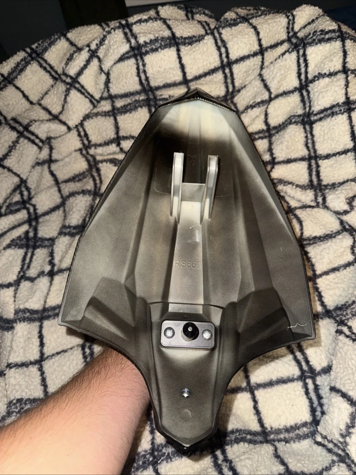 Carenado capó trasero 2021+ RS660 Foto 2 de 4