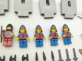 LEGO 6080 King's Castle Knights Castle Knights Castle Bundle Vintage Retro 80s Lot