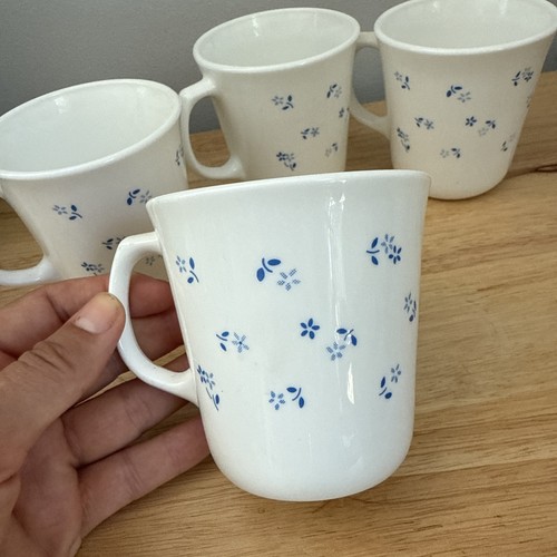 Set Of 4 Corningware Provincial Blue And White Mugs - Picture 3 of 4