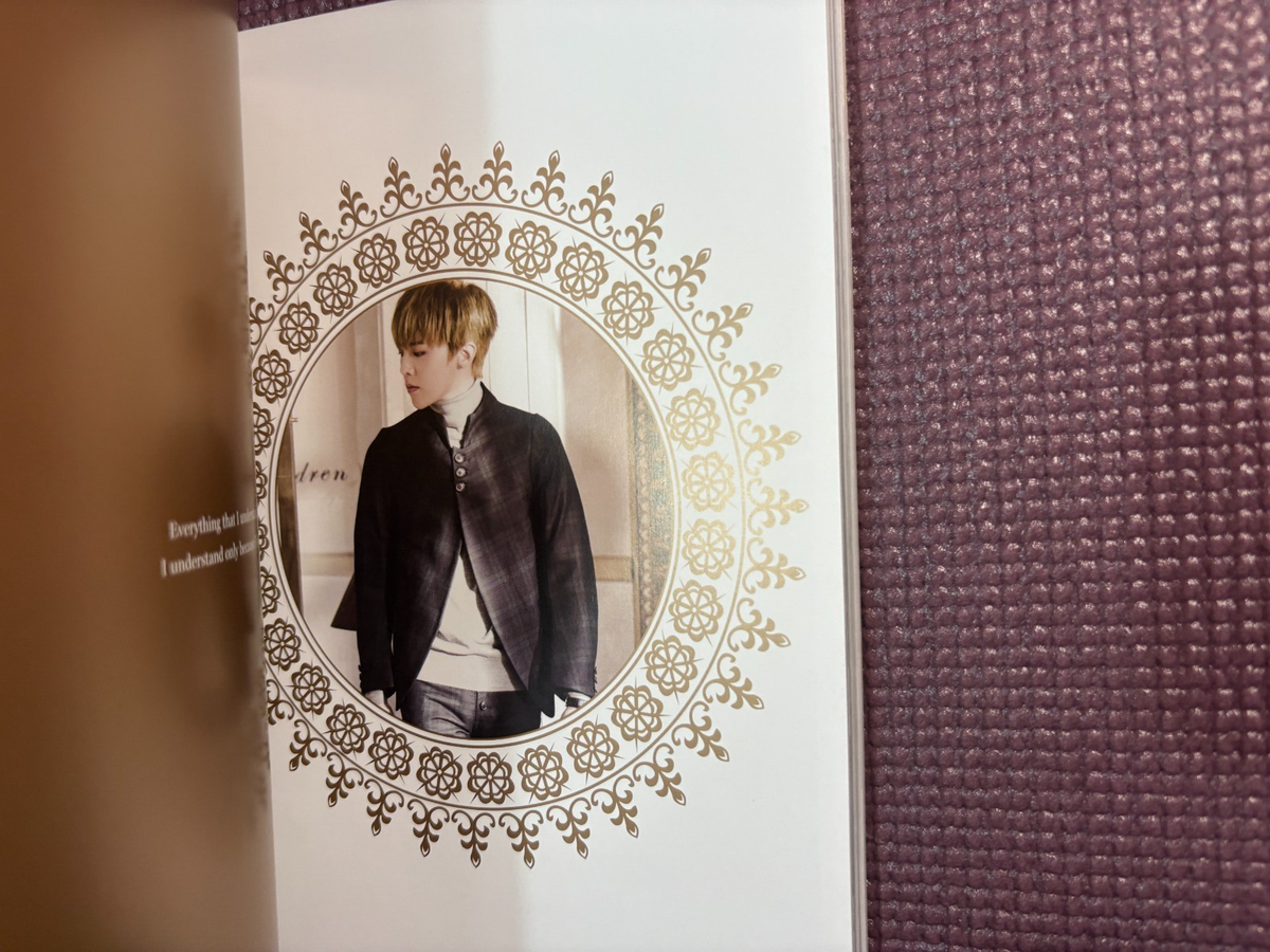BIGBANG フォトブック　DVD 20‘s カード　G-DRAGON BIGBANG G-DRAGON's COLLECTION ONE OF A KIND DVD, Photo Book