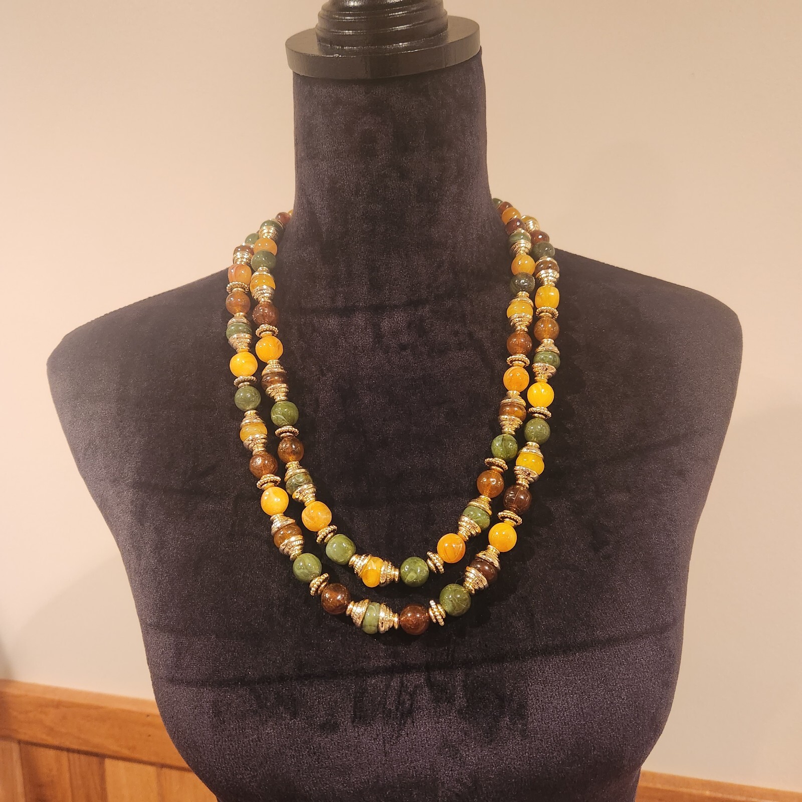 Lucite Multi Strand Layer Irregular Round Green B… - image 2