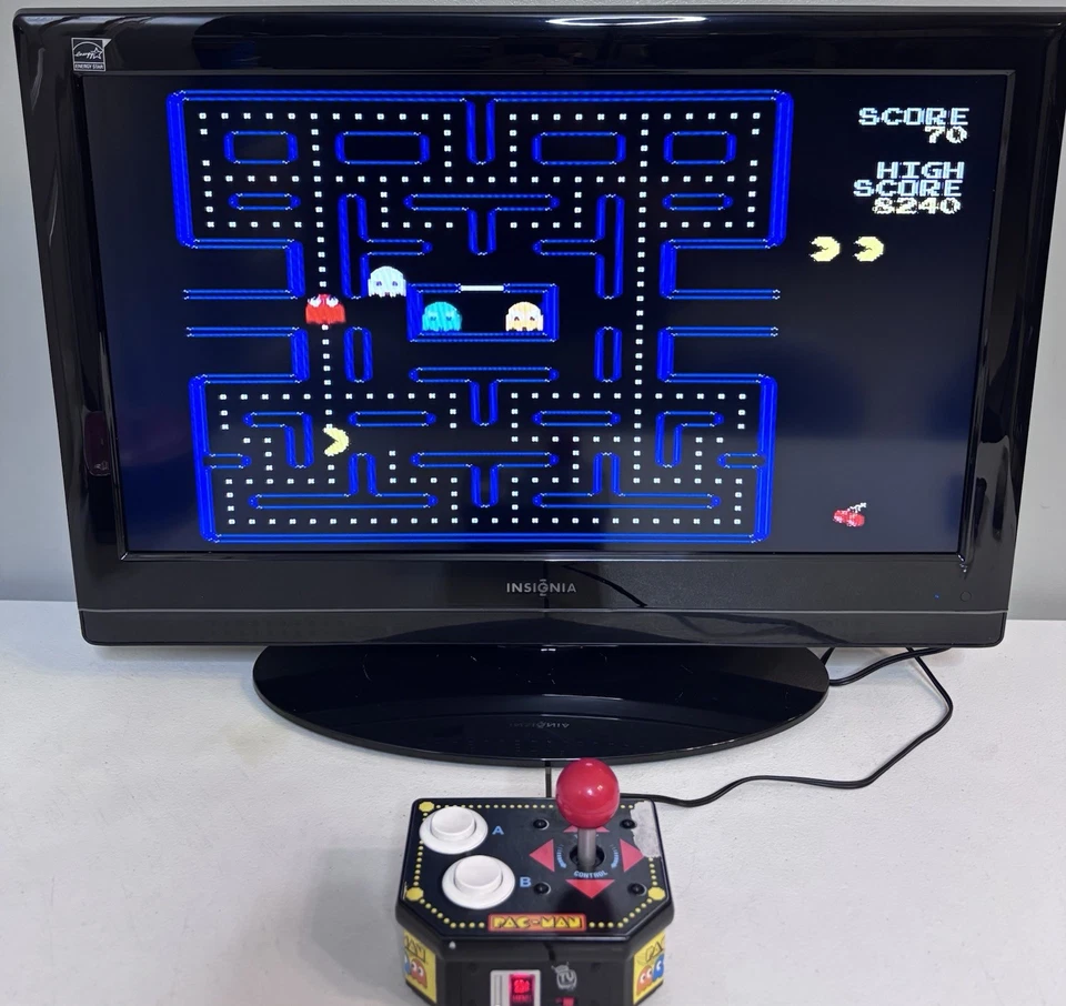 Insignia NS-LDVD26Q-10A LCD - 26” Color TV / DVD Player - Retro Gaming - READ - Image 4 of 4