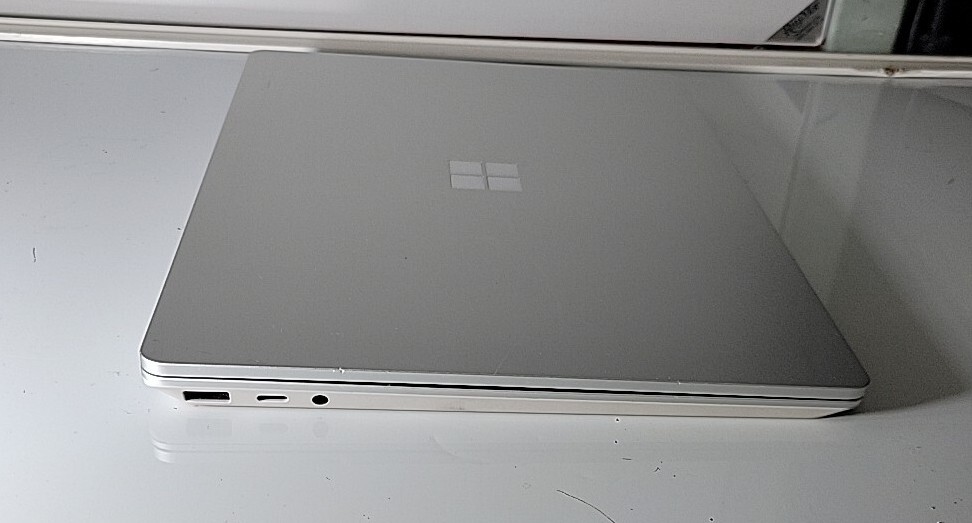 Microsoft Surface Go Laptop 1943 12.4 Microsoft Surface Go Laptop 1943 12.4