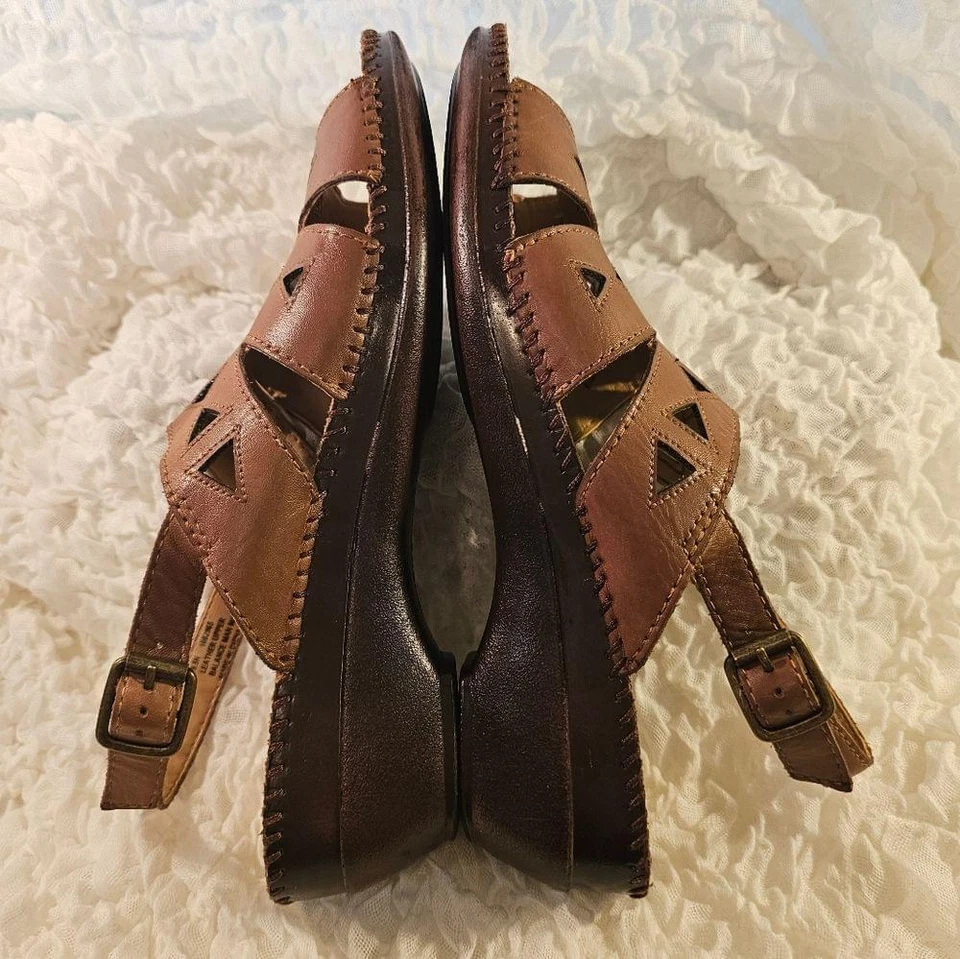Auditions Megan Brown Slingback Sandall Size 9.5 leather upper - Image 4 of 4