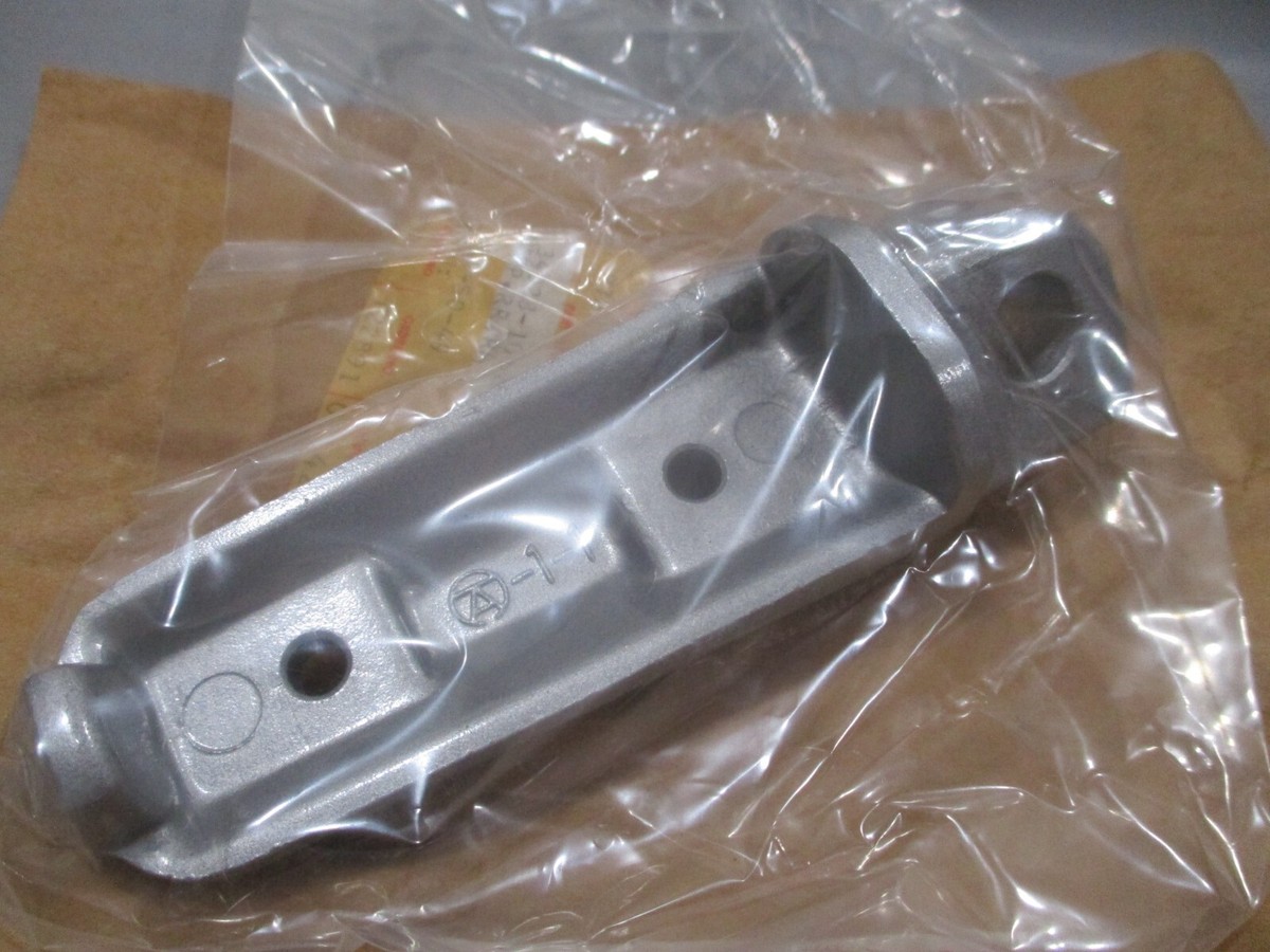 nocopuuunさま専用 NOS Kawasaki OEM RH Rear Step 83-84 ZX1100 84-85 ZX550 83-85