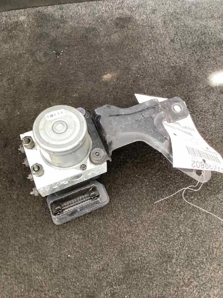 Bomba actuadora de freno antibloqueo HYUNDAI ACCENT ABS OEM 2015-2017 Foto 2 de 4