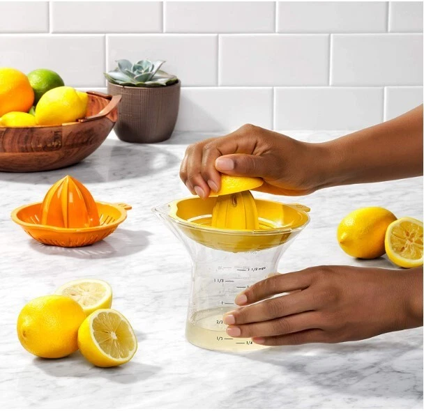 Citrus Lemon Orange Lime Squeezer Juicer Hand Press Kitchen Tool 2 in 1 New