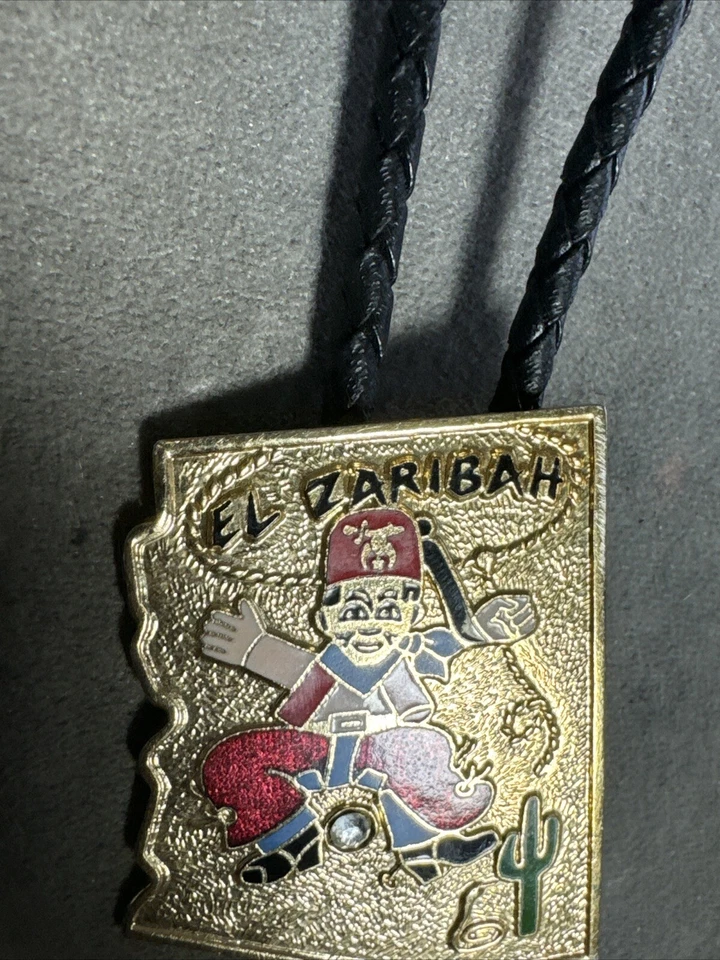 VTG 1982 EL ZARIBAH STATE OF ARIZONA GOLDEN METAL SHRINER BOLO TIE LEATHER - Image 4 of 4