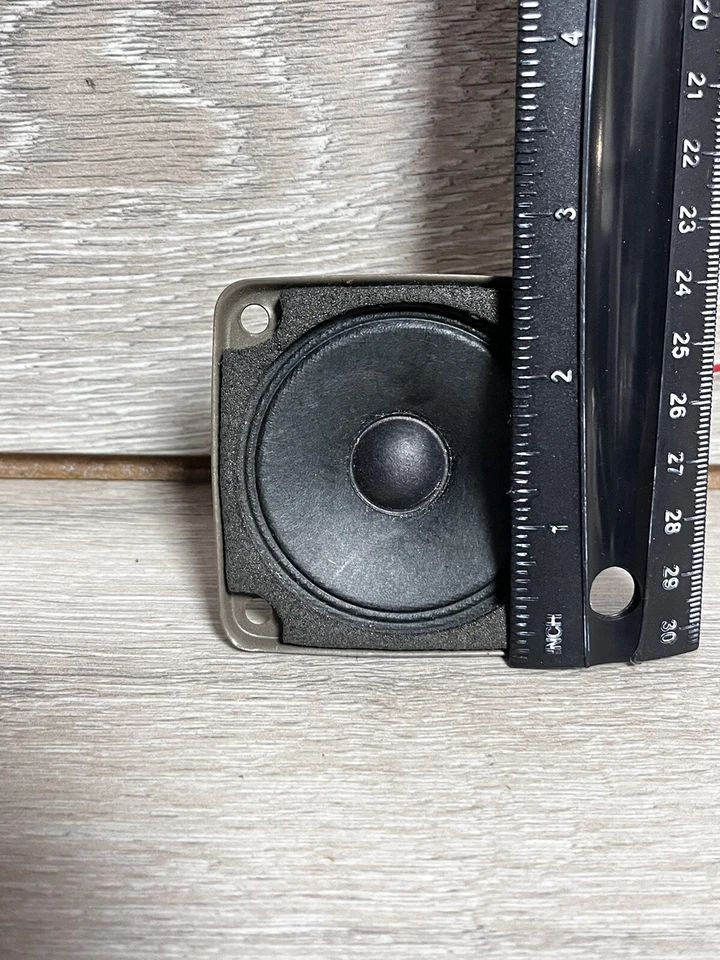 Altavoz tweeter trasero vintage Peugeot 505 Station Wagon 20 vatios 4 0HM Foto 4 de 4