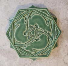 RARE Pewabic medieval RABBIT 12-point star tile 8" green excellent condition