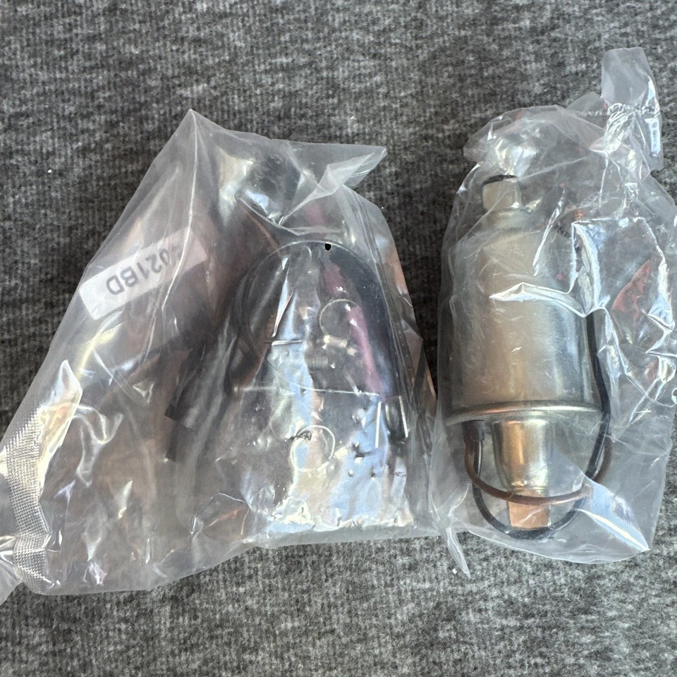 Carter P74021 Electric Fuel Pump for 1979-1982 Mazda 626 - Image 2 of 4