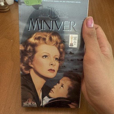 Mrs. Miniver (1942) Vintage Classics VHS Greer Garrison and Walter Pidgeon New