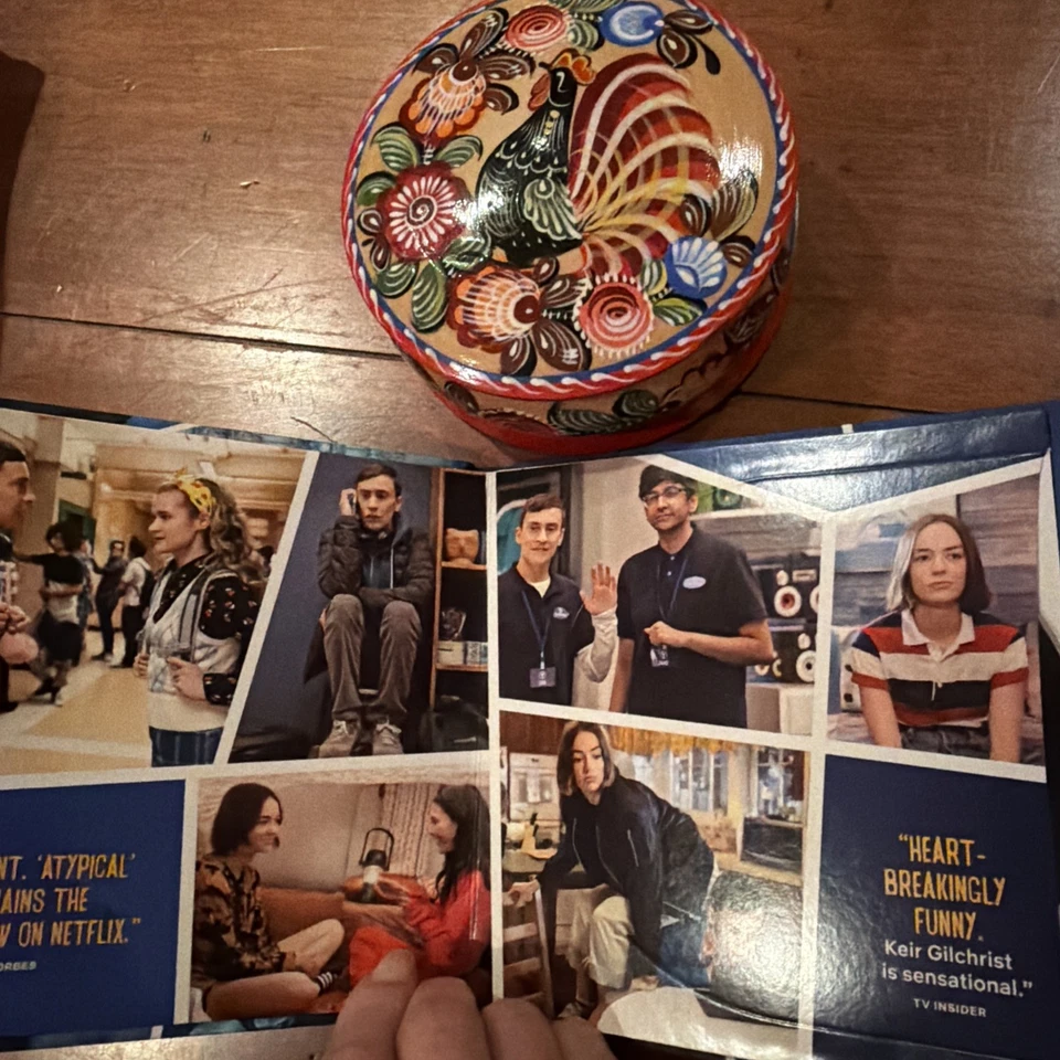 ATYPICAL Season 2 - Promotional DVD - For Your Consideration - Image 3 of 4
