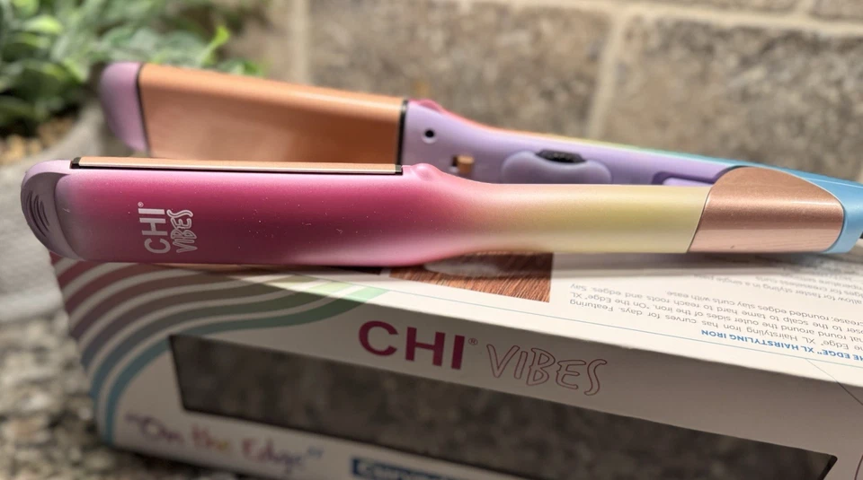 Chi Vibes “On The Edge” XL 1.5” Ceramic Hairstyling Iron- NIB - Image 3 of 4