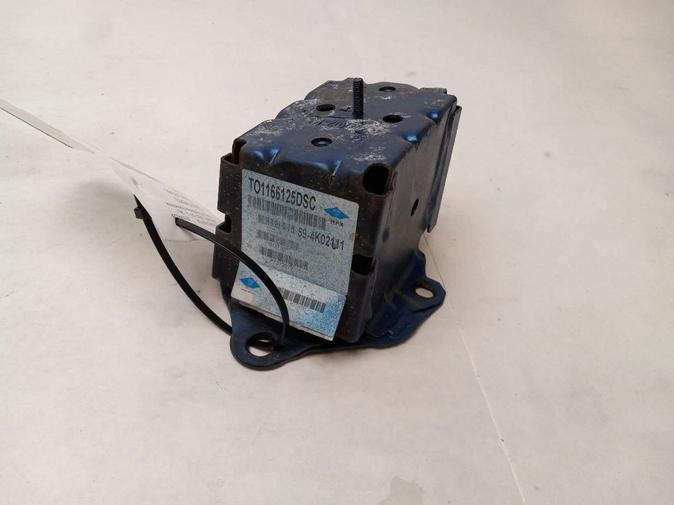 SOPORTE DE PARACHOQUES TRASERO IZQUIERDO SOPORTE MONTADO para TOYOTA PRIUS C 2013 OEM AB0482 Foto 2 de 4