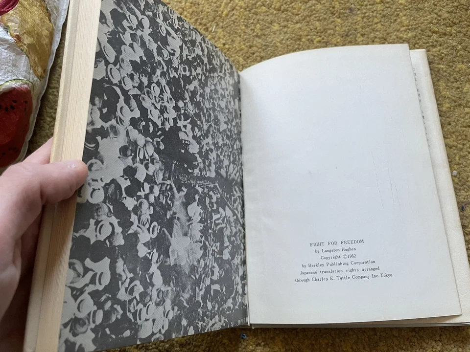 Fight For Freedom: NAACP; Langston Hughes; 1st Japanese ed. 1962 INSCRIBED Foto 4 de 4