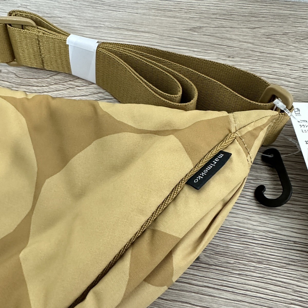 ★UNIQLO★ 1st ※超希少サイズ【XS】美品 UNIQLO x Marimekko Round Mini Shoulder Bag - Beige from
