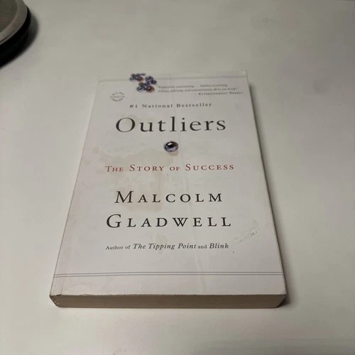 Outliers: The Story of Success - Paperback By Gladwell, Malcolm - ACCEPTABLE