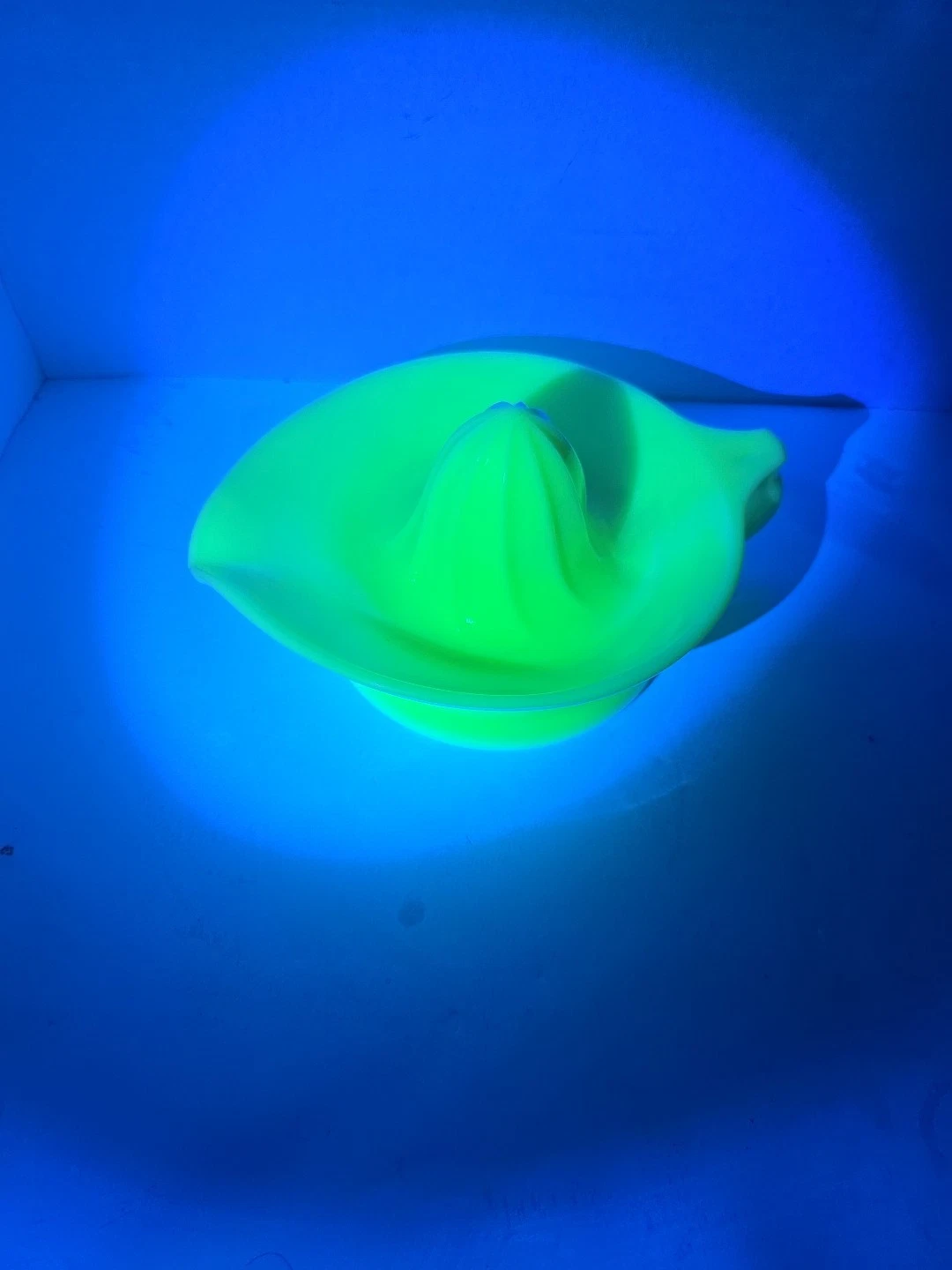 Vtg McKee Uranium Green Glass Citrus Juicer 8" Length 6" Wide . Very Nice Shape