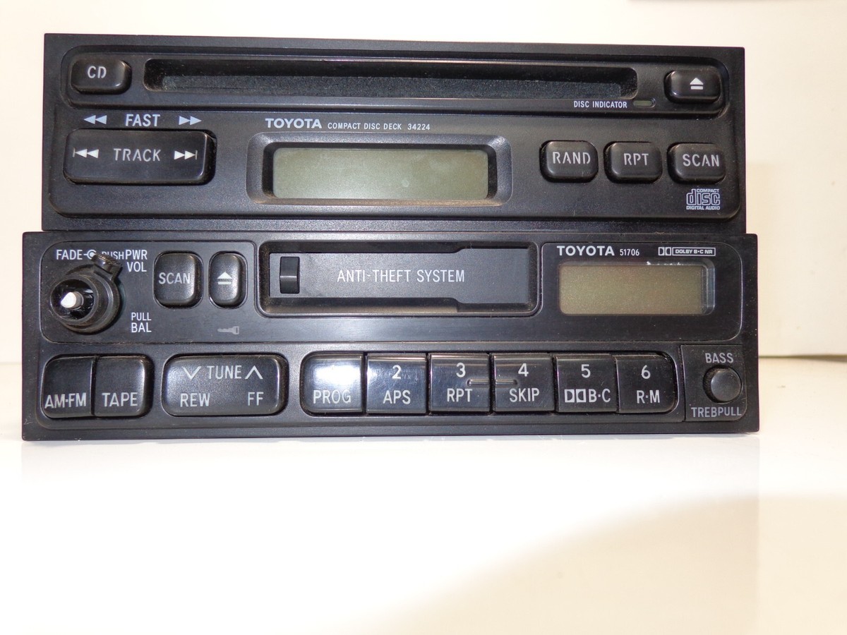 1996 Toyota 4Runner Radio and CD Disc Changer and Amp 86120