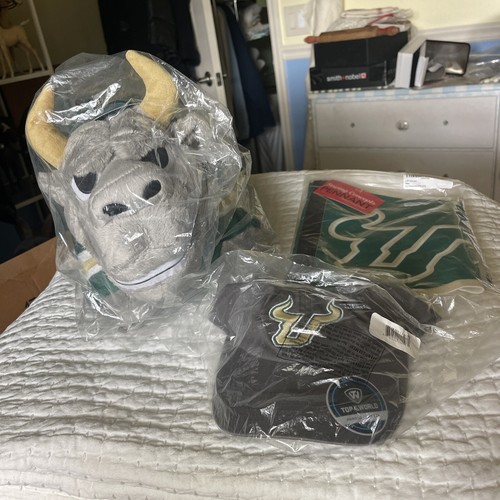 Pillow Pets 18” SOUTH FLORIDA BULLS Mascot ROCKY, Hat & Pennant, All NEW
