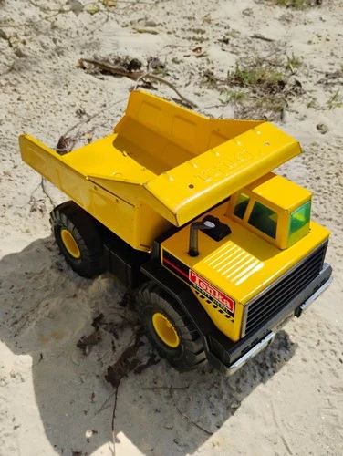 Vintage 1993 Tonka Mighty Diesel YELLOW Dump Truck USA Pressed Steel NICE!!