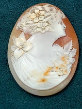 LG Beautiful Antique large Loose Carved Oval Portrait Shell Cameo: flowers hair