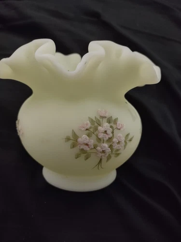 Fenton Custard Satin Rose Bowl Ruffled Vase --4"