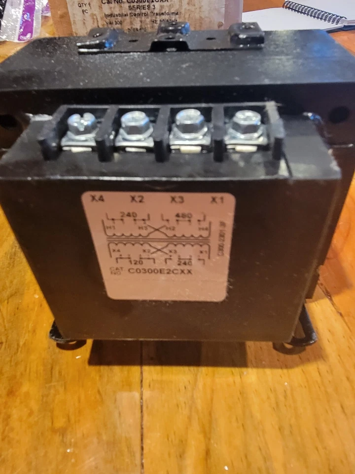 Трансформатор управления молотком Eaton 300 ВА C0300E2CXX Pri 240/480 В - сек 120 В - Изображение 3 из 4