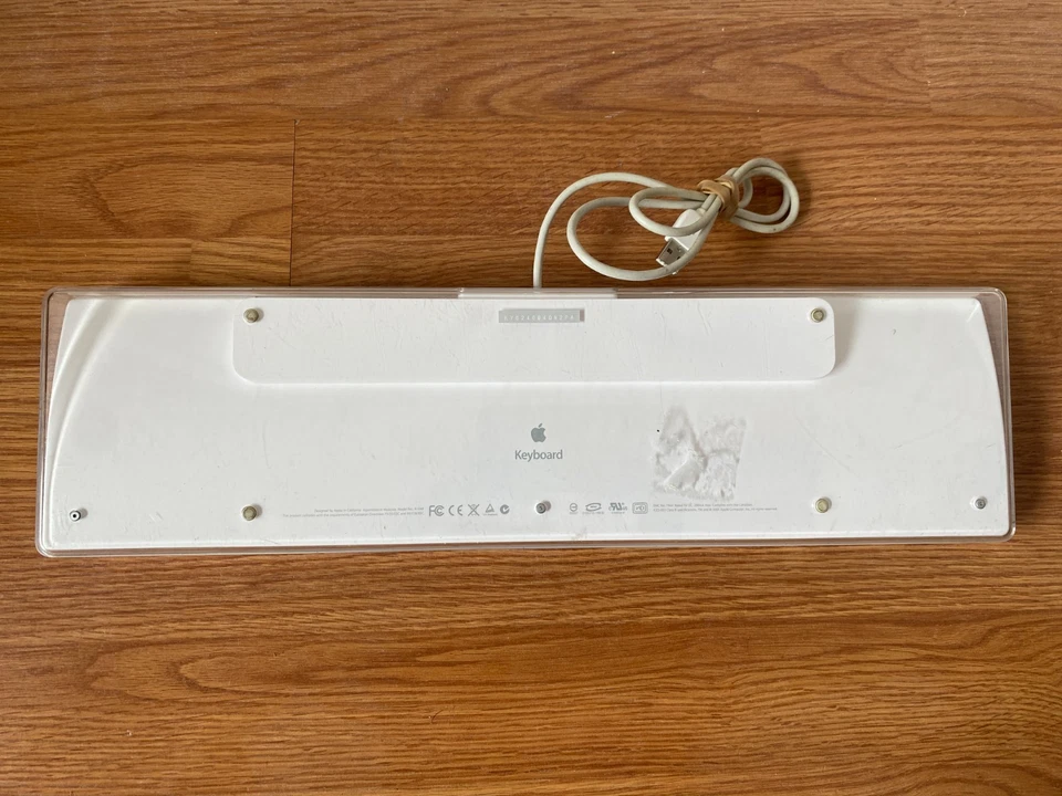 Apple A1048 Wired Keyboard Numeric Keypad - 2 USB Ports - FRENCH - Image 2 of 2