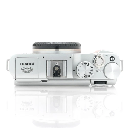 Fujifilm X-M1 16.3MP Digital Camera Only Body with Charger - 95% New - Picture 5 of 9