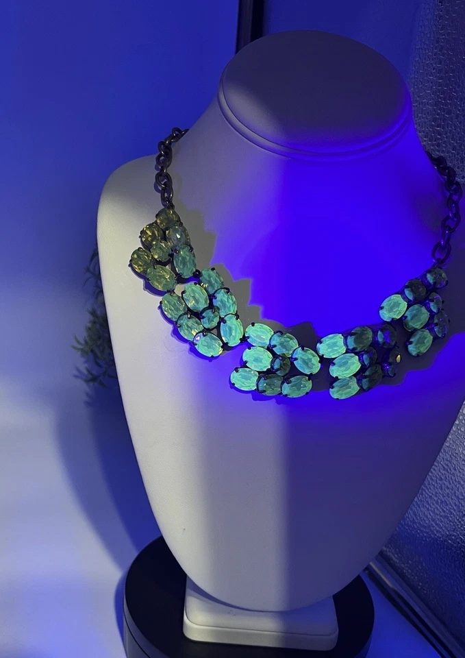 J. Collar de cadena de latón grueso brillante con pedrería amarilla facetada vintage CREW Foto 3 de 4