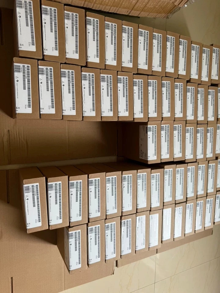 6ES7332-5HD01-0AB0 brand new Siemens module with packaging box - Image 3 of 4