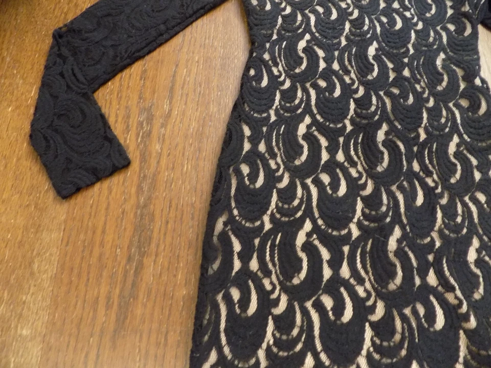 Vestido Plenty by Tracy Reese Anthropology ceñido al cuerpo negro superpuesto de encaje forrado desnudo 2 Foto 3 de 4