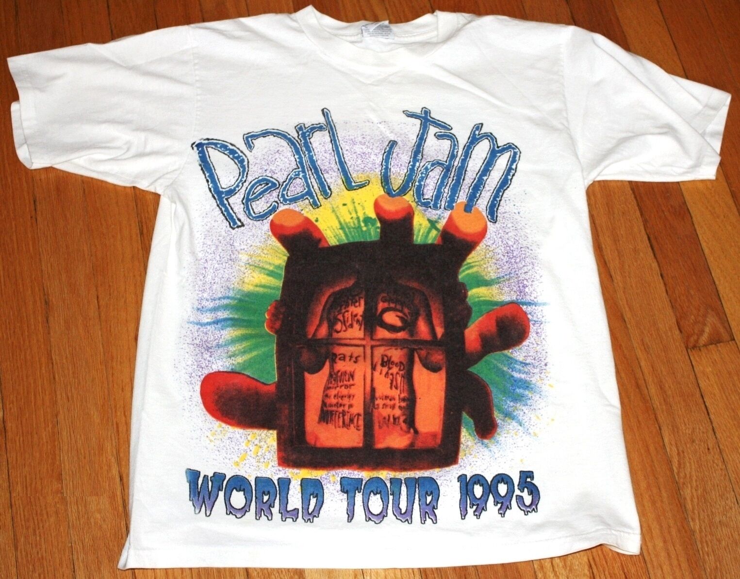 Pearl Jam 1995 World Tour Live in Concert Shirt - Rare Vintage T-Shirt  LARGE L