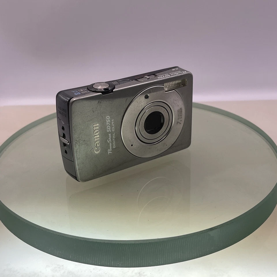 Canon PowerShot SD750 Compact Digital Camera 7.1MP flash not working,2GB SD,BATT - Image 2 of 4