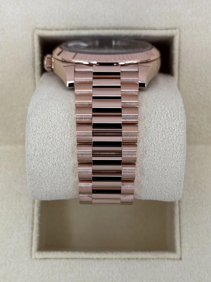NEW 2025 Rolex Day-Date 40mm 228235 Presidential 18kt Gold Slate Ombre Dial - Image 4 of 4