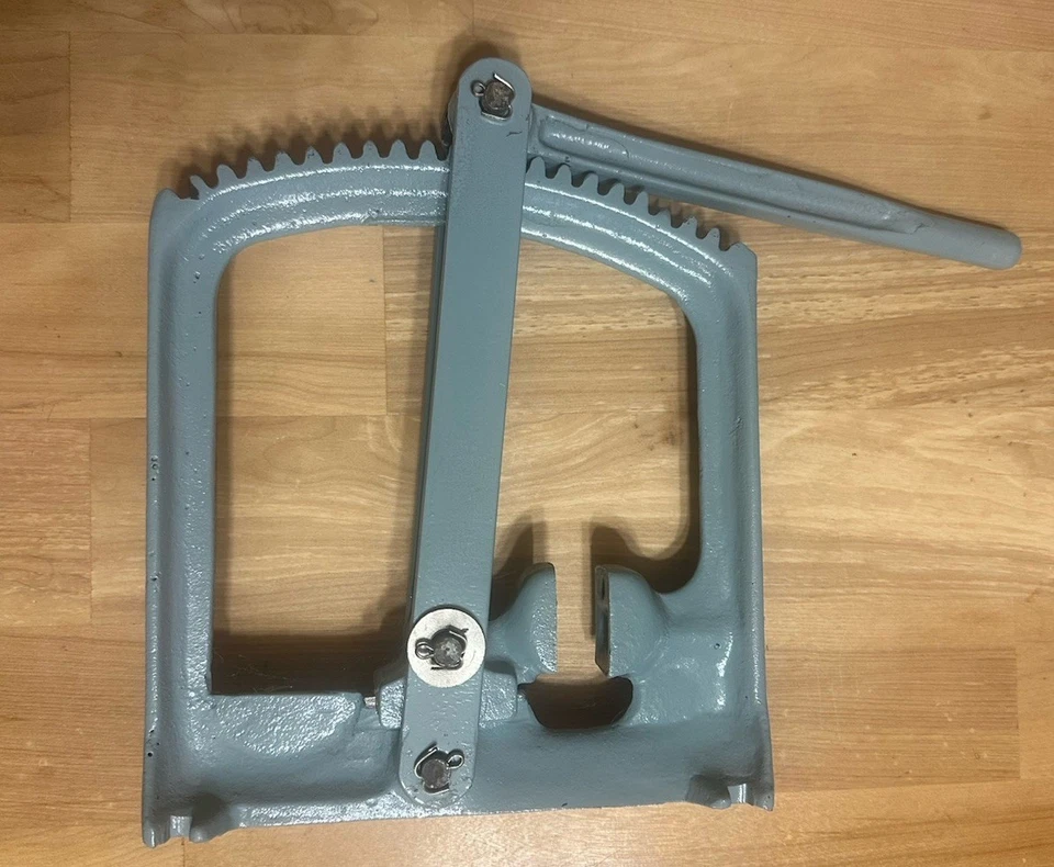 Vintage Cast Iron C E Potter Adjustable Nutcracker Sapulpa OK - Image 3 of 4