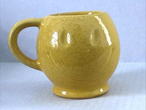 MCCOY POTTERY 1970s SMILEY FACE MUG UNPAINTED MARKED MCCOY