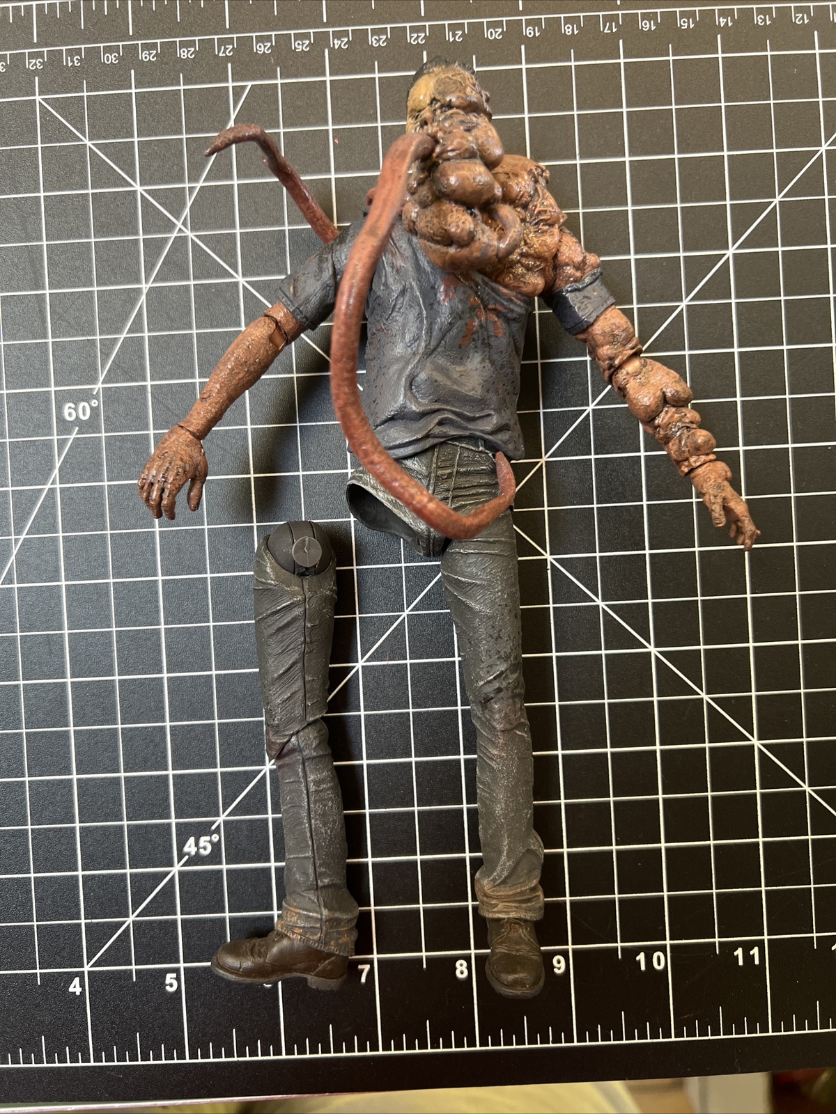 NECA Smoker Zombie Left 4 Dead Figure Broken Loose 9" Action Figure