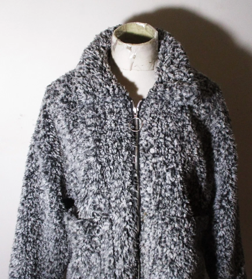 Chaqueta polar cálida con cremallera completa gris C&C CALIFORNIA talla XL Foto 2 de 4