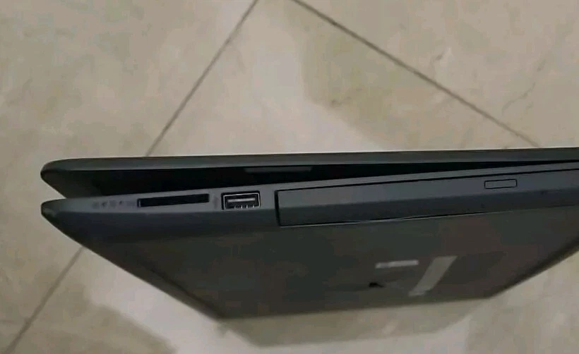 "Notebook HP Pavilion 15 AMD A10 8GB RAM 500GB HD WiFi Webcam – Non Funzionante - Immagine 4 di 4