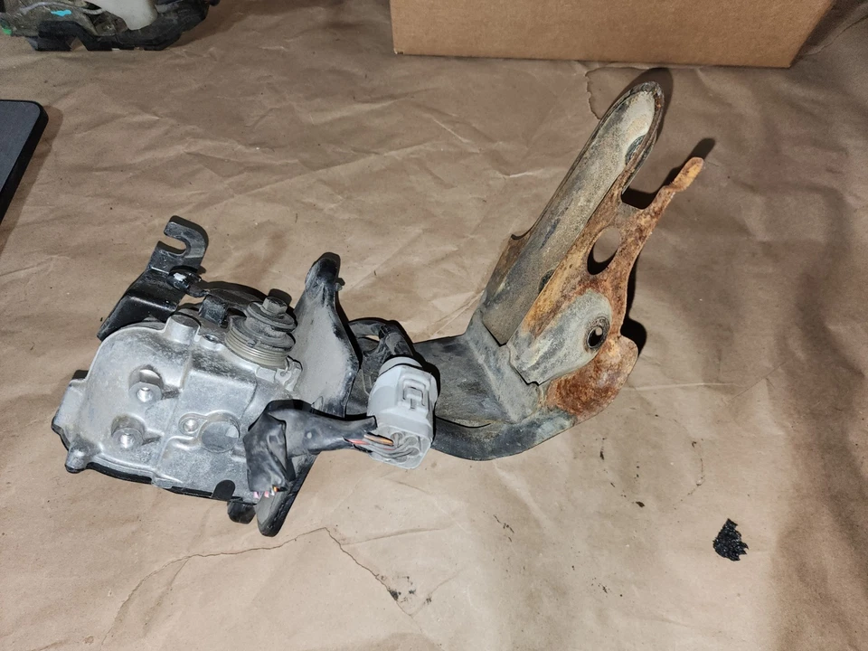 1994-1999 Toyota Celica Cruise Control Actuator - Image 3 of 4