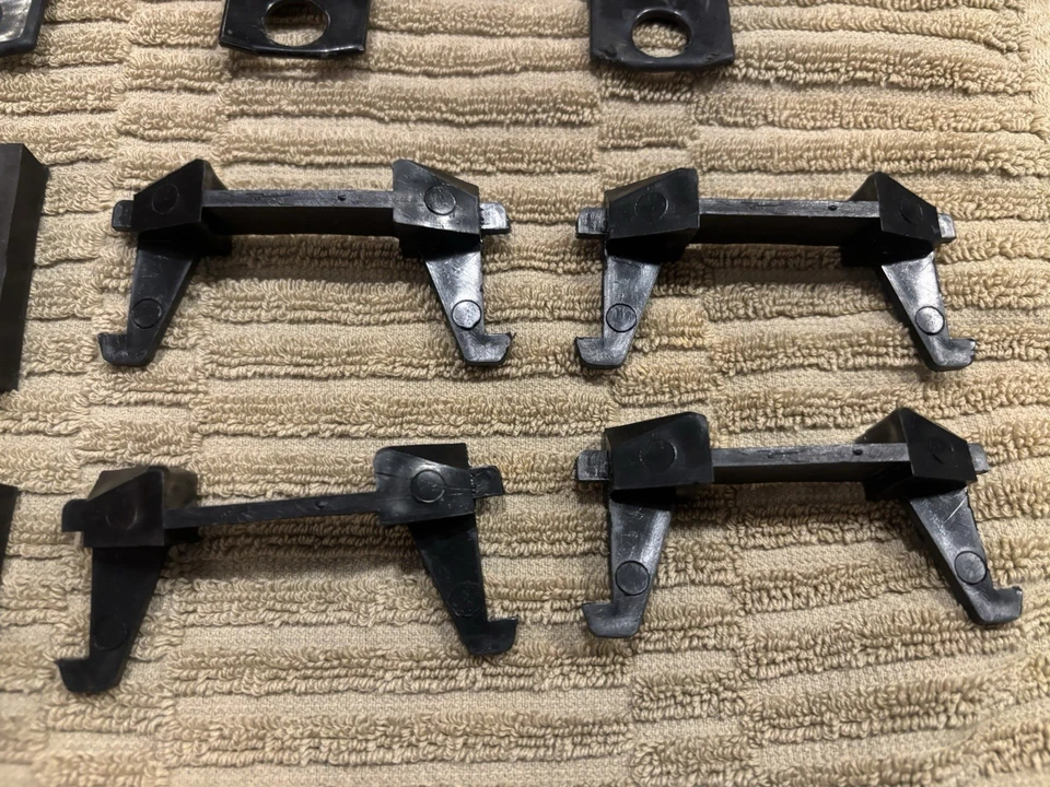 Kit Thule Fit 2047 para Golf IV hatchback de 5 puertas, Bora sedán de 4 puertas, sedán Jetta Foto 2 de 4