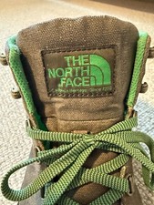 the North Face snow boots Men  s 11 limited edition colors